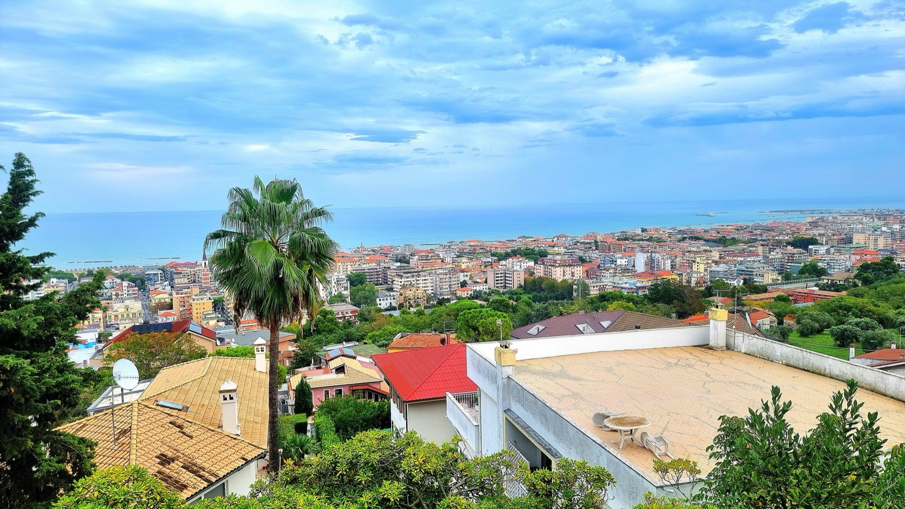 Villa con vista mare sulle colline di Pescara